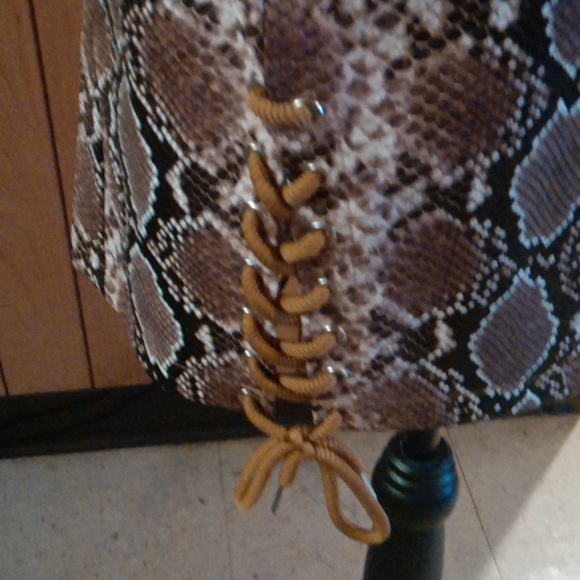 Snake skin skirt multi sizes med and large mini skirt - Picture 2 of 12